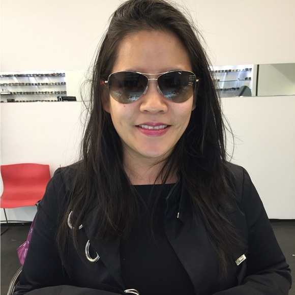 Meet your Posher, Veronica - Picture 3 of 4